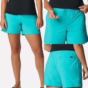 NWT women’s Columbia Sandy River shorts